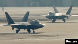 미국 공군의 F-22 전투기. (자료사진)