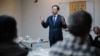 지난 10일 시카고 한인문화회관에서 탈북자들을 대상으로 열린 한반도 역사교육 강좌에서 이종석 시카고 총영사가 인사말을 하고 있다.