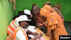 Vote anticipé pour les agents de l'État essentiels dans l'île semi-autonome de Zanzibar, en Tanzanie, le 27 octobre 2020. (Photo: Reuters)