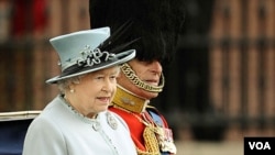 Ratu Inggris, Elizabeth dikabarkan tak luput dari target penyadapan telepon oleh tabloid News of the World.