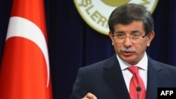 Əhməd Davudoğlu 