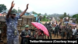 Le chef rebelle Sheka Ntabo Ntaberi, poursuivi pour crime contre l'humanité et viols massifs avec sa milice en 2010 dans l'est congolais, a été remis vendredi aux autorités de Kinshasa, neuf jours après sa reddition, a déclaré la mission locale de l'ONU.(Photo publié sur Twitter/Monusco 26 juillet 2917)