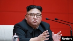 김정은 북한 국무위원장이 10일 노동당 중앙위원회 본부 청사에서 '조선노동당 중앙위원회 제7기 제4차 전원회의'를 주재하고 있다. 