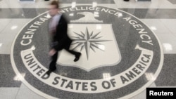 Grupos defensores de derechos humanos alegan que la CIA torturó a prisioneros en centros clandestinos antiterroristas.