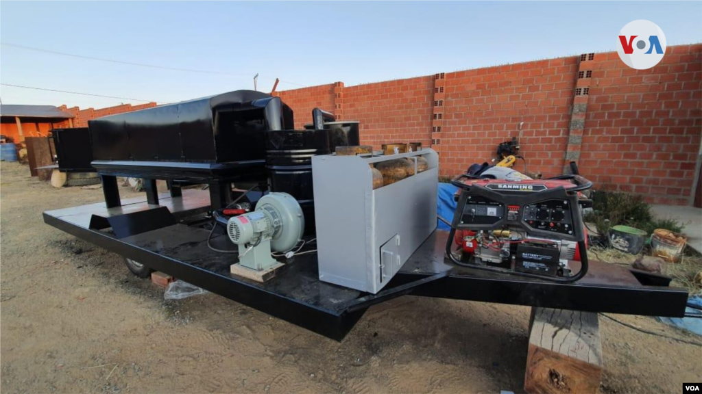 De manera práctica, el horno crematorio móvil puede ser transportado e instalado en un espacio adecuado para realizar las cremaciones.
