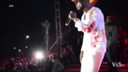 Bobi Wine en concert devant des milliers de fans en Ouganda (vidéo)