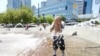 Casi 150 millones de personas en EEUU se ven afectadas por una intensa y peligrosa ola de calor.
