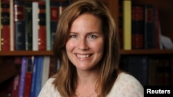 Amy Coney Barrett, hakim pengadilan banding federal yang konservatif (foto: dok). 