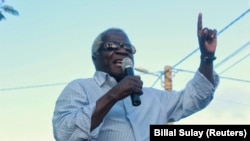 Afonso Dhlakama em comício na Morrumbala, Zambezia, Moçambique. Foto de Billal Sulay 21 Jan 2015