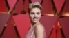 Scarlett Johansson saat menghadiri malam penghargaan Oscars di Dolby Theatre, Los Angeles, 26 Februari 2017. (Foto: dok).
