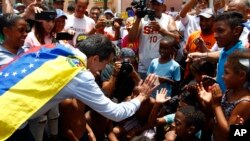 En los próximos 12 meses, UNICEF, junto con socios nacionales, planea llegar a un total de 1,2 millones de niños en escuelas públicas y subsidiadas de Venezuela con suministros educativos.