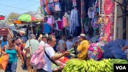 Economistas advierten que las recientes medidas en materia económica golpean en todos los niveles a la población. 