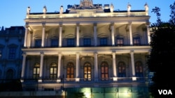 View of Palais Coburg where Iran Nuclear talks are being held in Vienna, Austria, July 6, 2015. (Brian Allen/VOA )