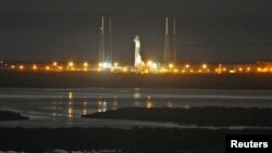 El lanzamiento de un cohete de SpaceX con destino a la Estacion Espacial Internacional fue abortado este martes en Cabo Cañaveral, Florida.