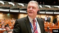 Kristofer Ştrasser 