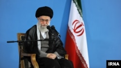 آقای خامنه ای پیشتر موضع گرفته بود اما حملات را «ترقه بازی» نامیده بود. 