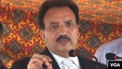 Menteri Dalam Negeri Pakistan, Rehman Malik meminta Taliban berdamai pada hari raya Ashura.