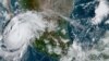 Huracán Olaf deja fuertes lluvias en llos centros turísticos de Los Cabos, México