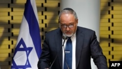 Le ministre israélien de la Défense Avigdor Lieberman donne un discours à Jérusalem, le 30 avril 2017.