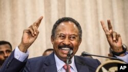 Le nouveau Premier ministre soudanais Abdalla Hamdok, lors d'une conférence de presse à Khartoum, au Soudan, le 21 août 2019. 