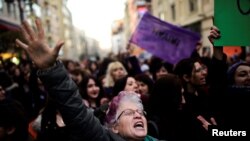 Une manifestation dans le quartier de Kadikoym à Istanbul, Turquie, le 18 avril 2017.