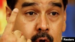 El gobierno del presidente de Venezuela Nicolás Maduro rechazó las sanciones.