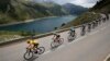 Le Britannique Chris Froome mène une attaque, suivi de l'Italien Fabio Aru sur le Tour de Frane, le 19 juillet 2017. (AP Photo/Christophe Ena)