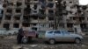 Sebuah bangunan tempat tinggal rusak berat akibat konflik Rusia-Ukraina, di pemukiman Toshkivka, di wilayah Luhansk, Ukraina yang dikuasai Rusia, 24 Maret 2023. (Foto: REUTERS /Alexander Ermochenko)