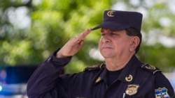 El Salvador está de duelo por la muerte de altos funcionarios policiales mientras se investiga el siniestro aéreo
