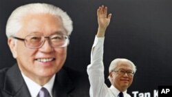 前副總理陳慶炎被認為是公眾首選。