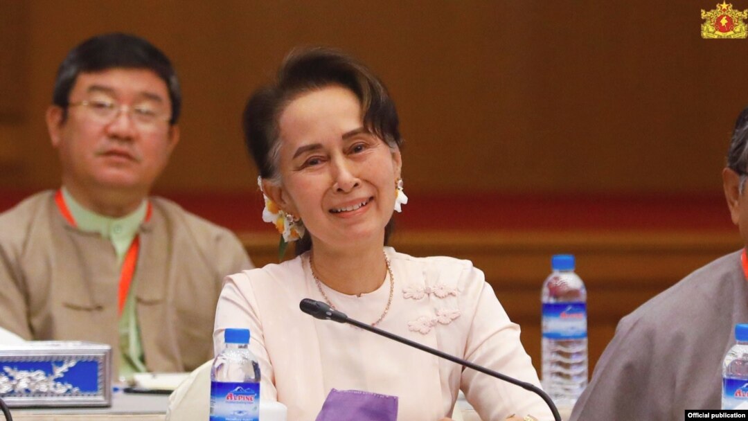 (၁၈) ကြိမ်မြောက် UPDJC အစည်းအဝေးတွင် UPDJC ဥက္ကဋ္ဌ၊ နိုင်ငံတော်၏အတိုင်ပင်ခံပုဂ္ဂိုလ် ဒေါ်အောင်ဆန်းစုကြည် ပြောကြားသည့်မိန့်ခွန်း (သတင်းဓာတ်ပုံ - Myanmar State Counsellor Office - မတ် ၁၂၊ ၂၀၂၀)