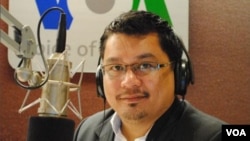 Ou Virak, head of the Cambodian Center for Human Rights, on "Hello VOA". 