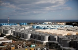 Tangki penyimpanan untuk air radioaktif terlihat di pembangkit listrik tenaga nuklir Fukushima Daiichi Tokyo Electric Power Co yang lumpuh akibat tsunami di kota Okuma, prefektur Fukushima, Jepang, 18 Februari 2019. (Foto: Reuters)