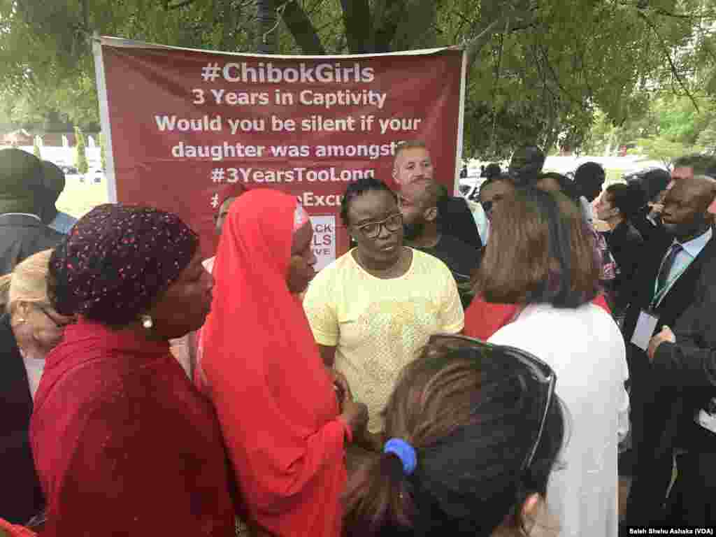 'Yar majalisar kasar Italiya Laura Boldini ta ziyarci 'Yan Kungiyar BBOG A Dandalin Unity Fountain Inda akayi bikin Murnar sako'Yan Matan Chibok.
