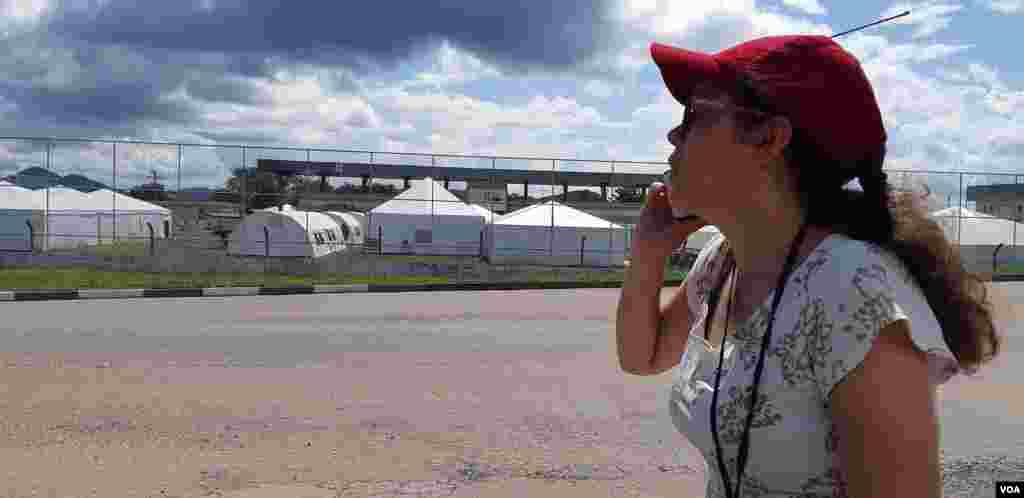 VOA Noticias Celia Mendoza y Alejandra Arredondo pasaron 11 días en las líneas fronterizas entre Venezuela, Brasil, Colombia y Ecuador informando sobre el éxodo de venezolanos en la región. (Alejandra Arredondo, Celia Mendoza – VOA) 