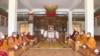 བྱེས་ཀྱི་བཀྲ་ཤིས་ལྷུན་པོར་པཎ་ཆེན་རིན་པོ་ཆེའི་འཁྲུངས་སྐར་སྲུང་བརྩི། 