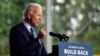 Calon presiden AS dari partai Demokrat, mantan wakil presiden Joe Biden, berbicara di McGregor Industries di Dunmore, Pa., 9 Juli 2020. 