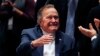 Les deux présidents Bush appellent à rejeter "le racisme, l'antisémitisme et la haine"
