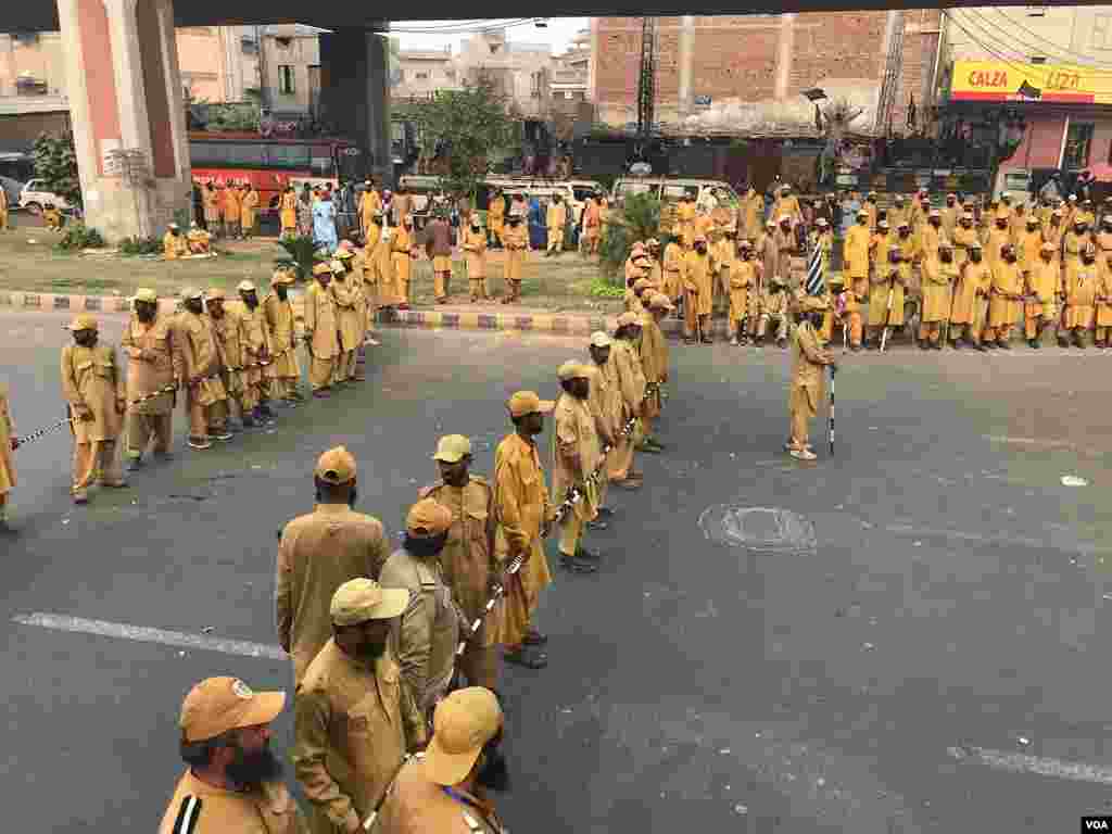جے یو آئی کے مطابق انصار الاسلام برسوں پہلے جمعیت علماء اسلام کی بنیاد رکھنے کے دوران ہی عمل میں آئی تھی۔