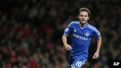 Pemain Chelsea Juan Mata, yang dibajak Manchester United, belum mampu mendongkrak prestasi klub tersebut. (Foto: Dok)