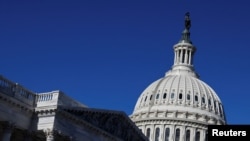 El Congreso de Estados Unidos está considerando dejar de lado el cambio de horario dos veces al año y hacer permanente el horario de verano.