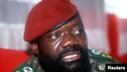 Jonas Savimbi, mokambi ya kala ya Unita, akufaki na bitumba na mampinga ya Angola na Moxcia, 22 février 2002.