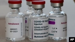 Vaksin COVID-19 produksi AstraZeneca di Wellcome Centre, Ilford, London, 5 Februari 2021. (AP Photo/Frank Augstein)
