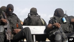Forças especiais angolanas em Cabinda, em Janeiro passado, durante o CAN 2010 (AP Photo/Darko Bandic)