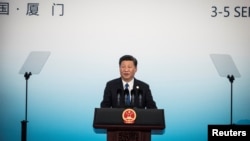 시진핑 중국 국가주석이 5일 푸젠성 샤먼에서 진행된 '브릭스(BRICS)' 정상회의 결산회견에서 발언하고 있다.
