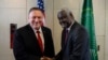 Le président de la Commission de l'Union africaine Moussa Faki Mahamat avec Mike Pompeo, le chef de la diplomatie américaine, Addis Abeba, Ethiopie, 18 février 2020. (Photo by ANDREW CABALLERO-REYNOLDS / POOL / AFP)