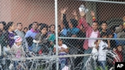 Migranti iz Centralne Amerike u El Pasu, Teksas