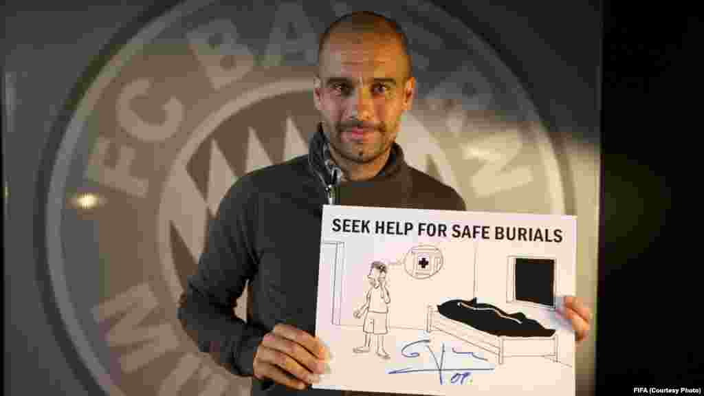 La Fifa lance la campagne "11 contre Ebola", mettant en vedette du Real Madrid Cristiano Ronaldo, Neymar Jr de Barcelone, Didier Drogba de Chelsea et du Bayern Munich Philipp Lahm, entre autres, avec la promotion de 11 messages simples de santé contre l’épidemie en Afrique de l’Ouest.