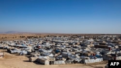 Dîmeneke kampa Holê.