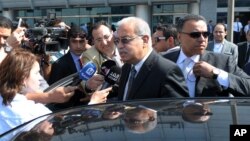 PM Mesir Sherif Ismail di Bandara Internasional Kairo (Foto: dok).